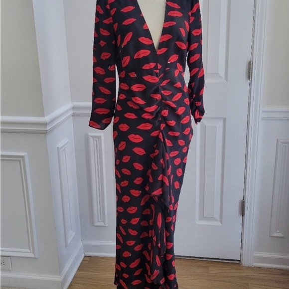 RIXO RTR Black Dress with Red Lip Print - Picture 3 of 8